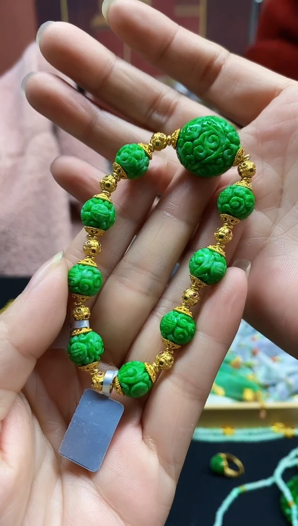 颈饰未镶嵌翡翠丫*丫手串