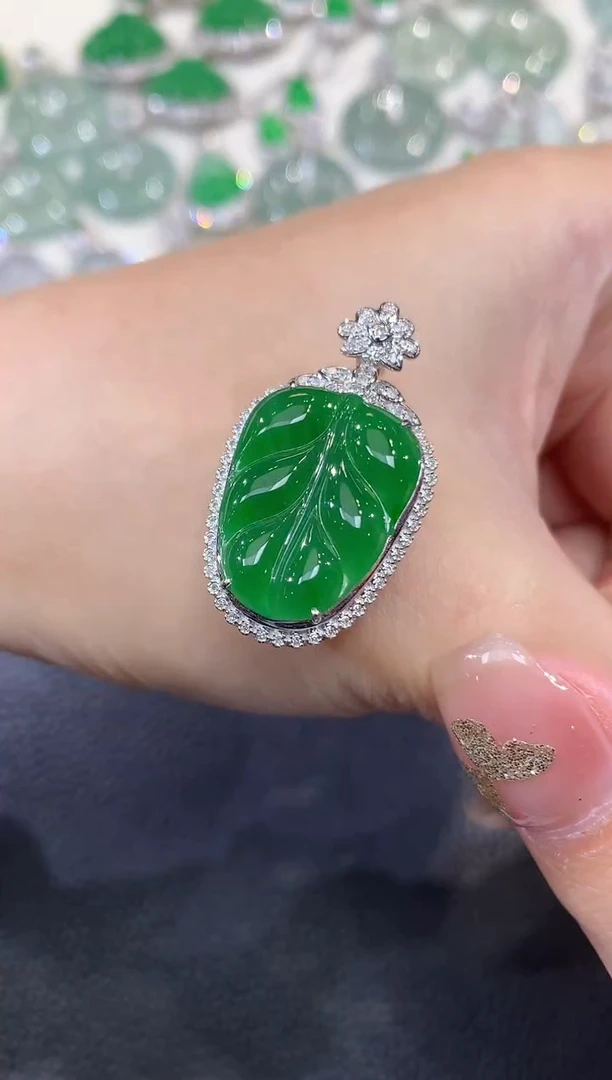 吊坠(不含链)18K金镶嵌翡翠A57