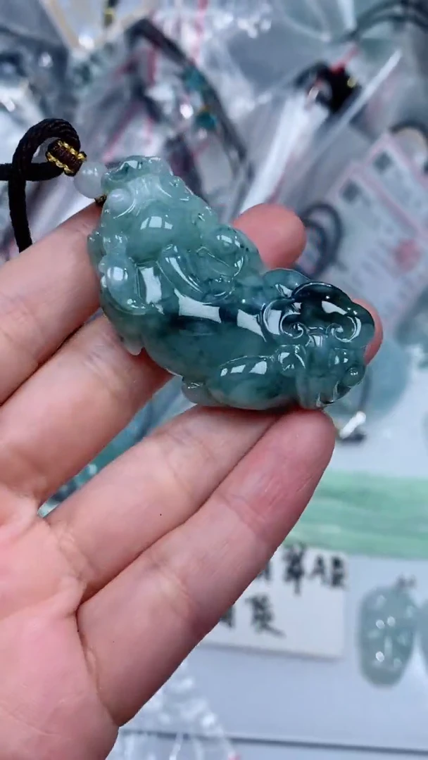 颈饰未镶嵌翡翠吊坠