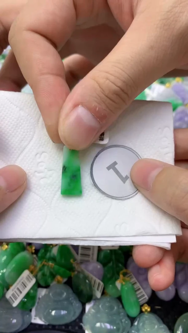 颈饰未镶嵌翡翠天然缅甸翡翠A货