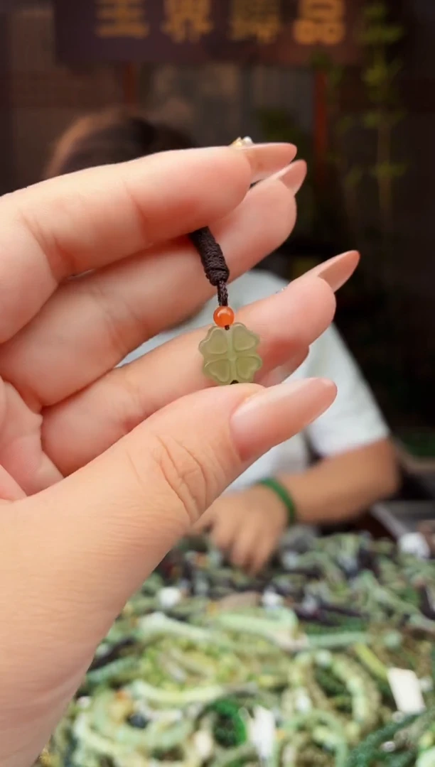 和田玉未镶嵌颈饰拍一发一