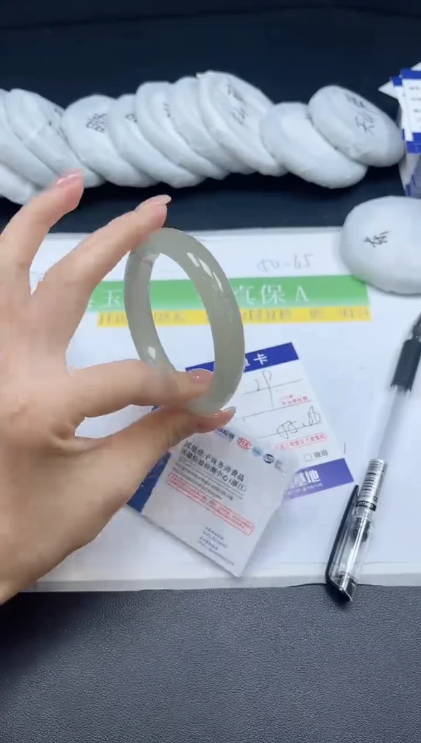 未镶嵌手镯石英质玉029-56