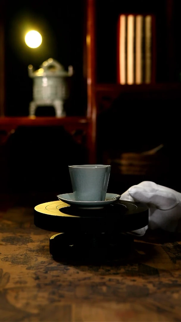 【闪购商品】原矿青绿釉心形茶盏