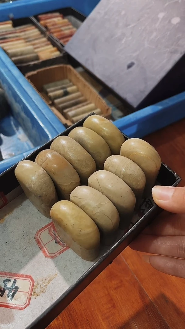 寿山石过*楼瑕疵不规则章