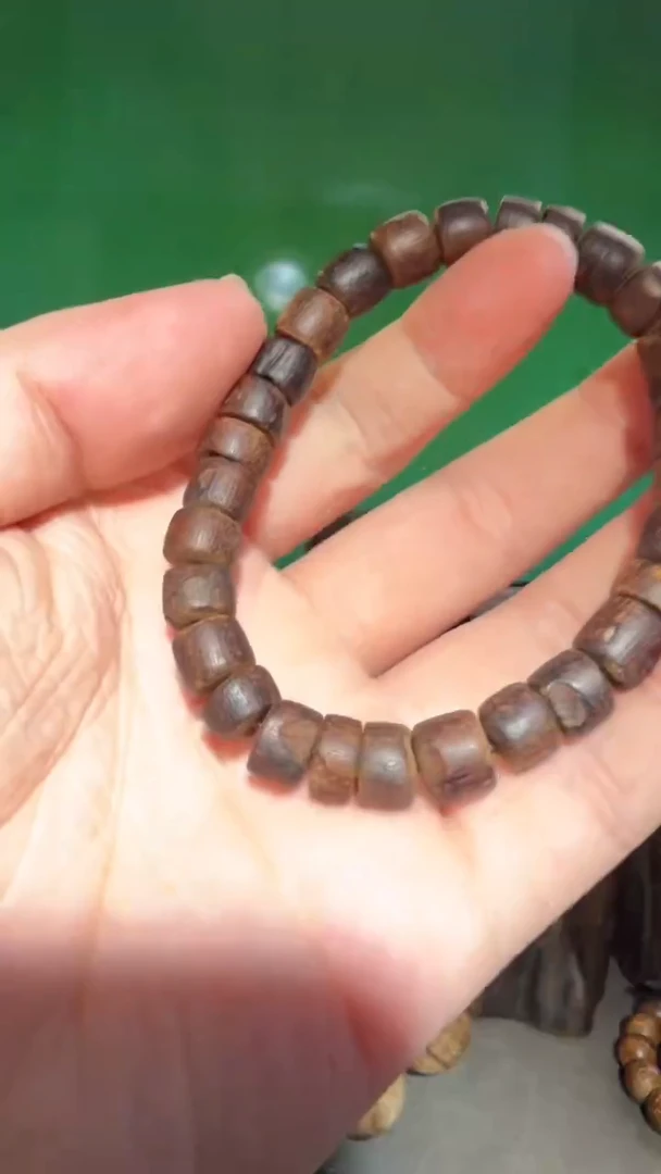 沉香手串海南树心油多样性发一