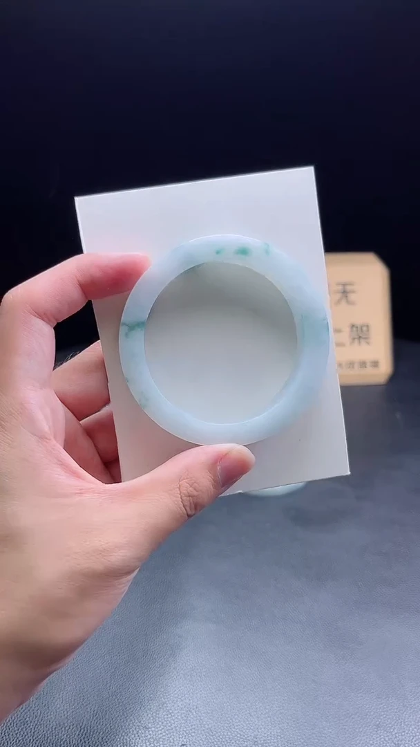 未镶嵌手镯定制翡翠豆*妈定制