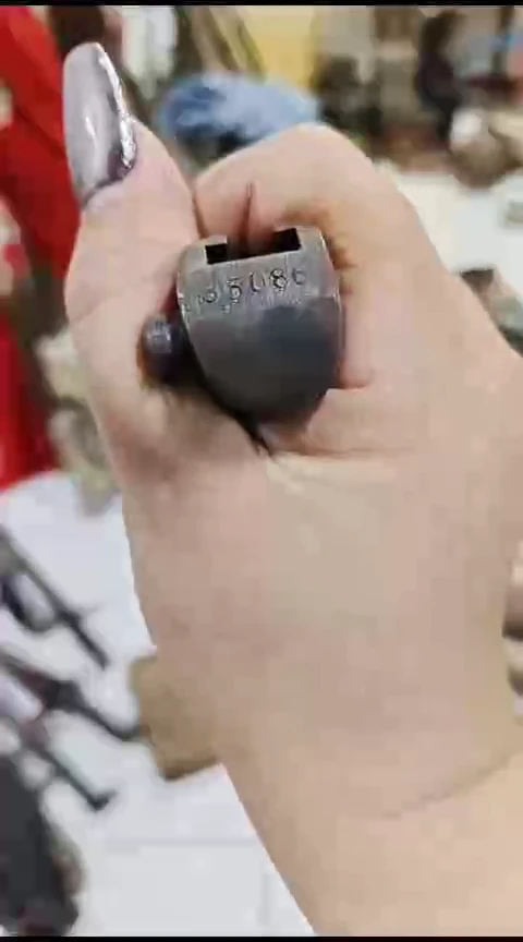 冷****8铁00000000000000000