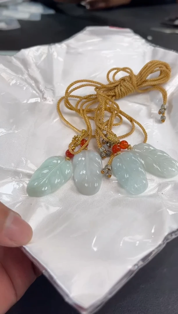 未镶嵌挂件翡翠边城刀客/342035/多样性发一