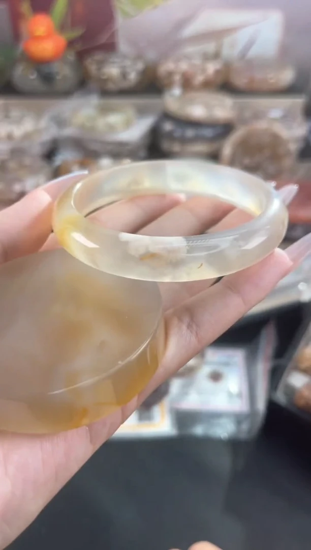 未镶嵌手镯石英质玉58