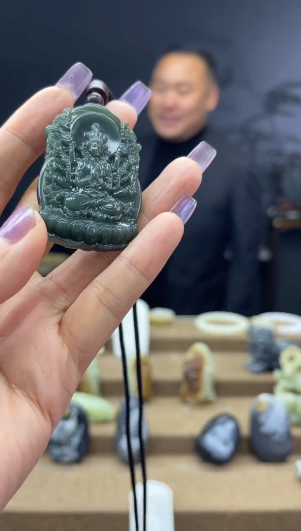 颈饰未镶嵌和田玉1