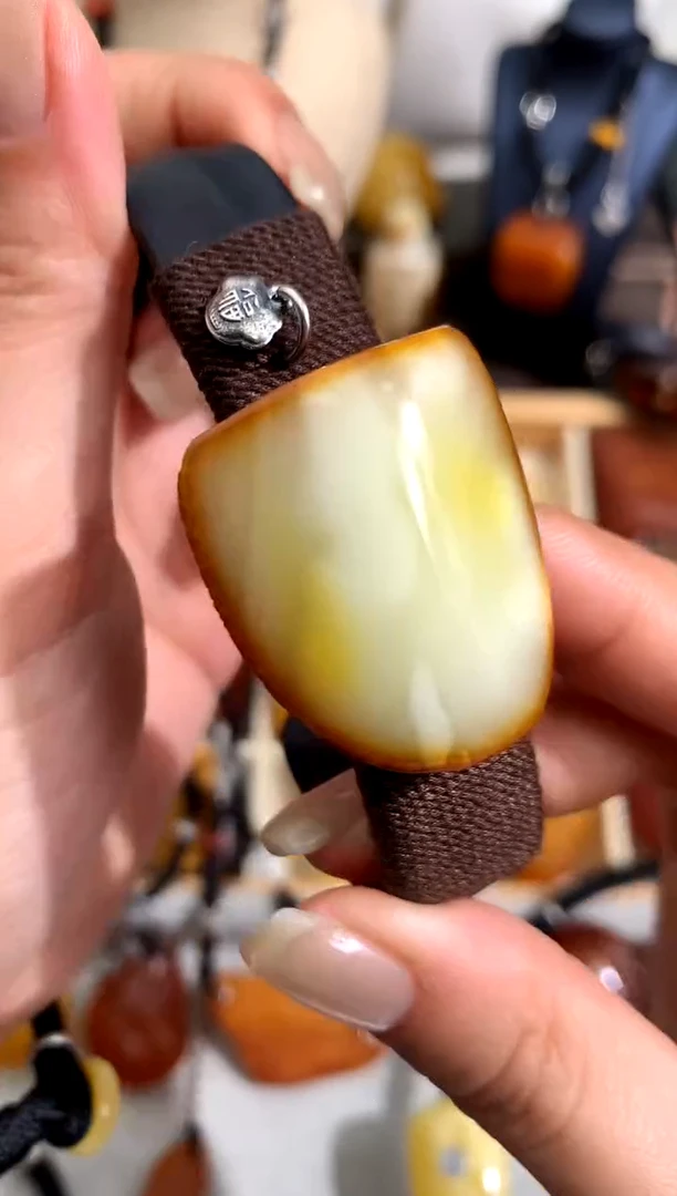 【闪购商品】蜜蜡裸石未镶嵌似玉