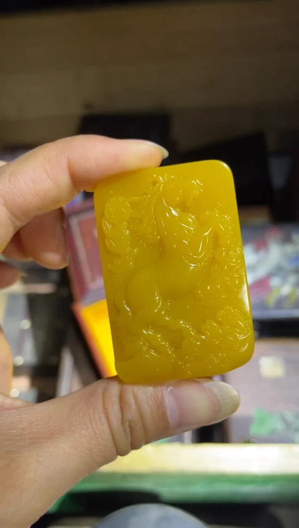 和田玉未镶嵌颈饰黄钰 马到成功1件