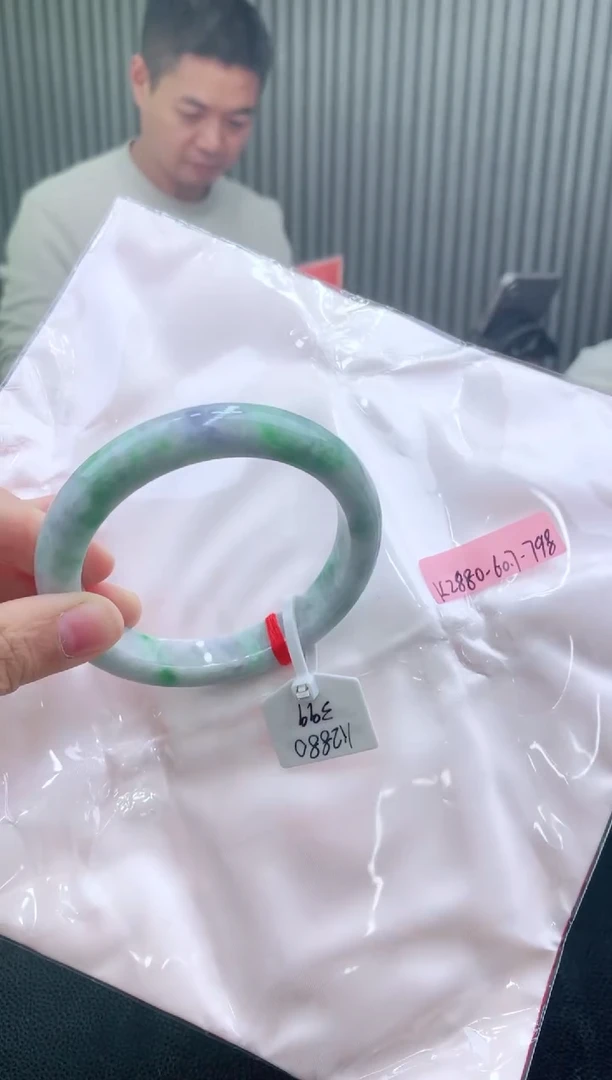 未镶嵌手镯翡翠111