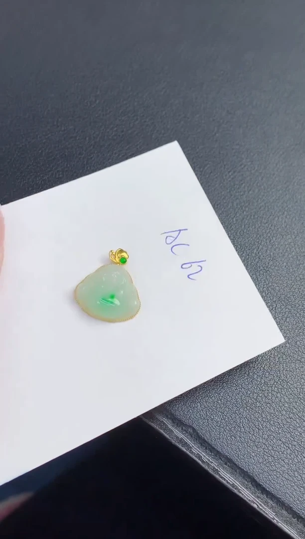 翡翠18K金镶嵌颈饰缅甸天然翡翠A货