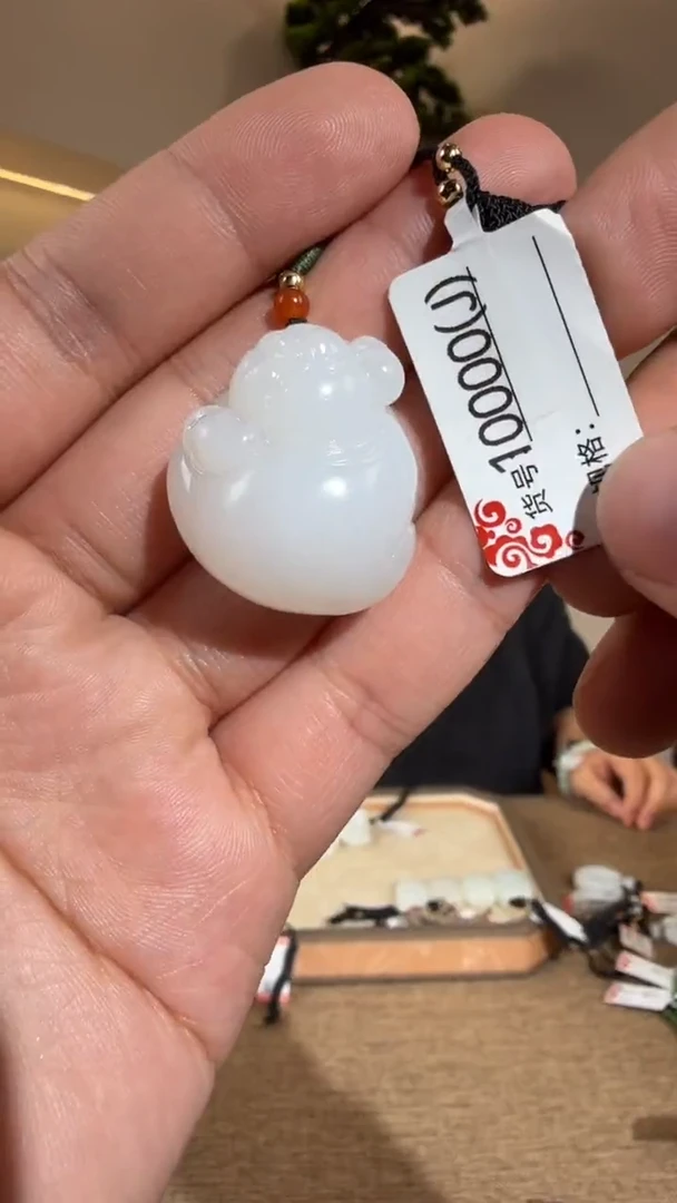 颈饰未镶嵌和田玉J