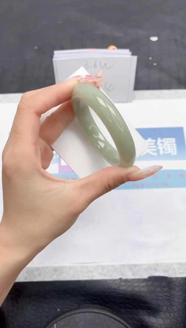 【闪购商品】石英质玉手镯未镶嵌L323-52.4
