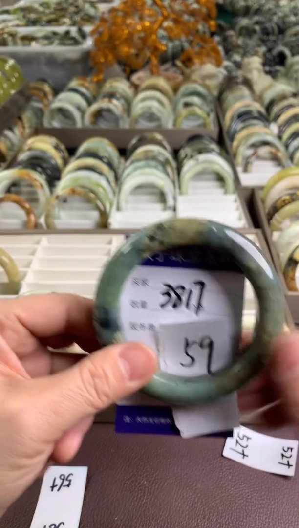 【闪购商品】蛇纹石玉手镯未镶嵌2817