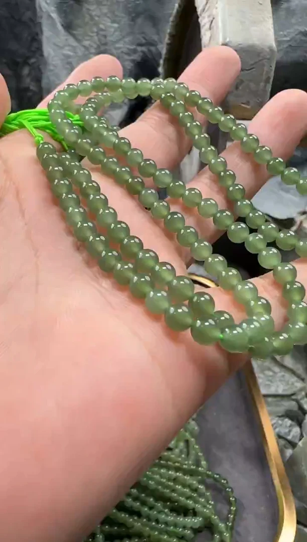 颈饰未镶嵌和田玉项链