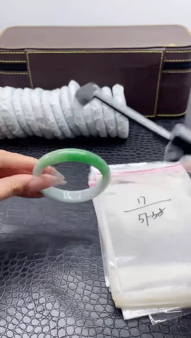 17手镯所见即所得拍啥发啥