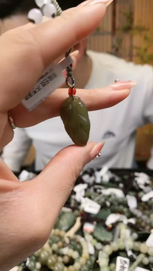 【闪购商品】和田玉颈饰未镶嵌多样性发货，拍一发一