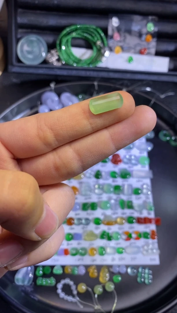 未镶嵌挂件翡翠马鞍
