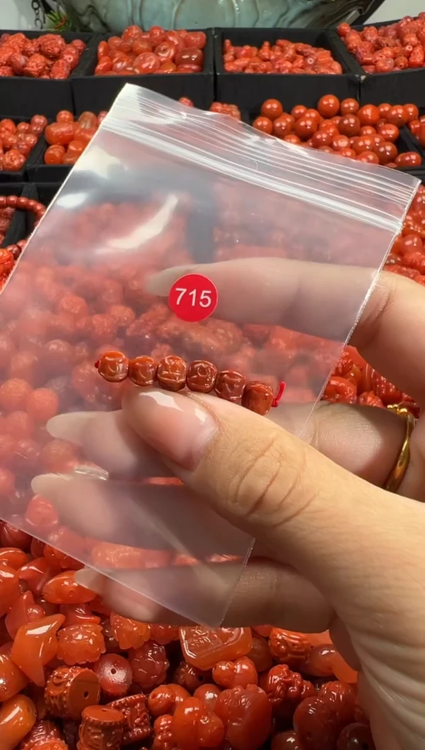 颈饰未镶嵌南红玛瑙1