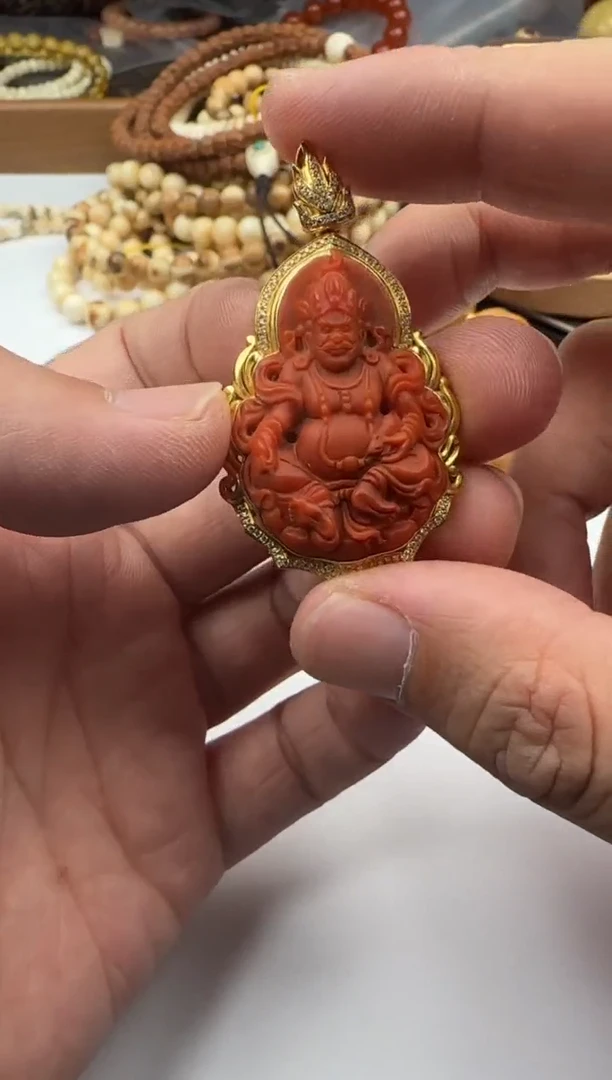 南红玛瑙配饰18K金镶嵌南红玛瑙配饰吊坠