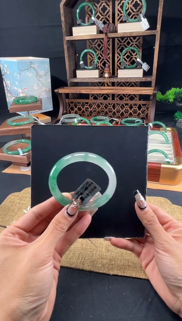 未镶嵌手镯石英质玉（非洲翠）圈口58