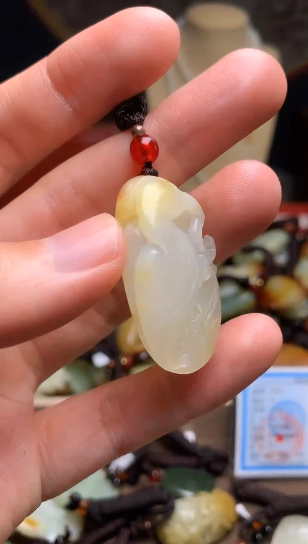 颈饰未镶嵌和田玉新疆料青海料清水和田玉吊坠