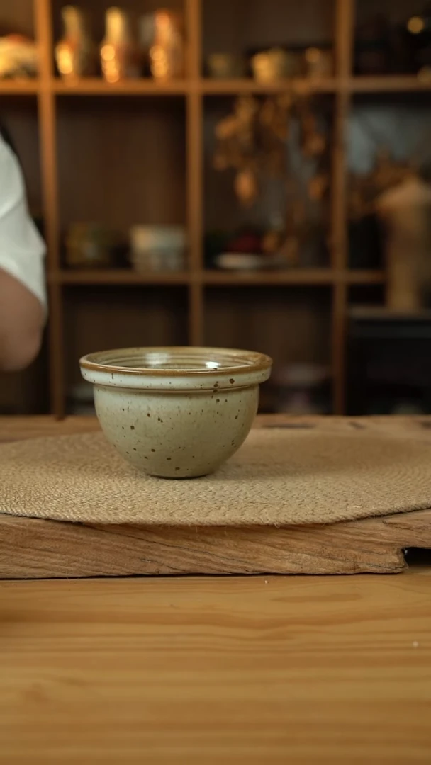 亮面奶奶系列的6英寸窑变色圆边汤盅1个