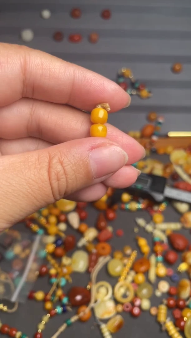 石英质玉多样性发货未镶嵌6老蜡墩子一对