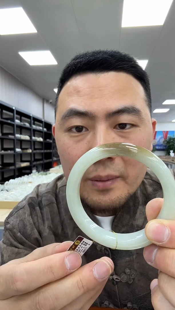 【闪购商品】和田玉手镯未镶嵌60  934
