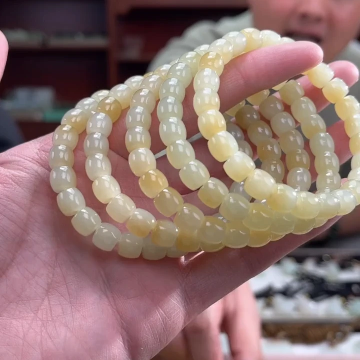 和田玉糖料手串 颜色略有不同 多样性发其一