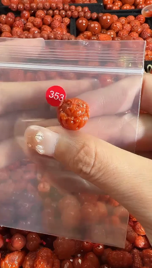 颈饰未镶嵌南红玛瑙1