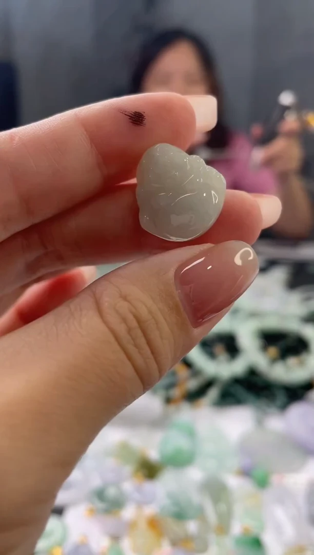 翡翠未镶嵌吊坠(不含链)一刀切佛公