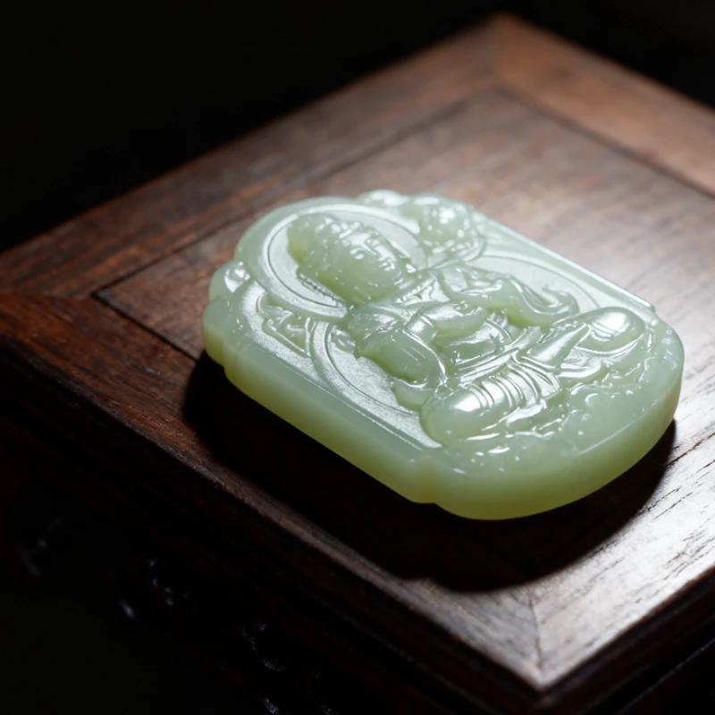 lot45 和田玉黄口持莲观音/QG51222-184318 保利山东