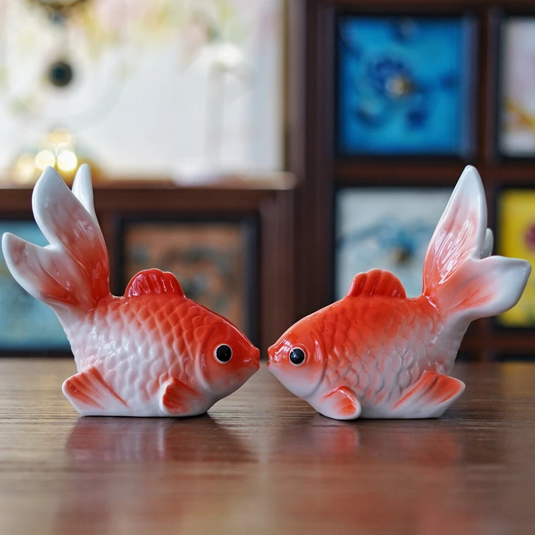 红色发光陶瓷金鱼年年有余桌面装饰摆件