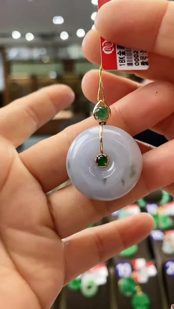 【闪购商品】翡翠颈饰18K金镶嵌面包扣