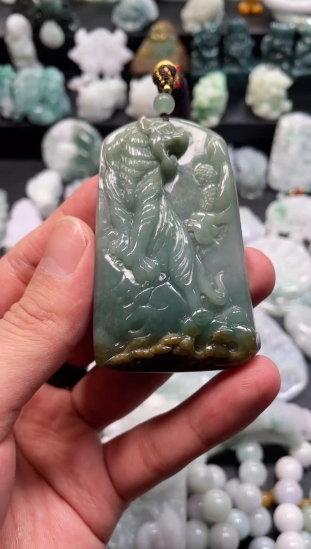 翡翠未镶嵌颈饰21  天然翡翠a货  老虎