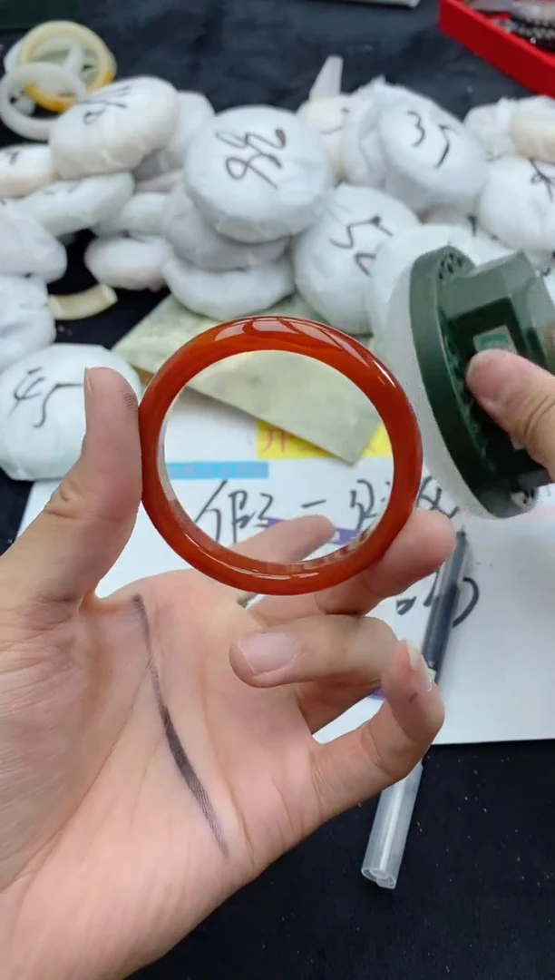 【闪购商品】石英质玉手镯未镶嵌60