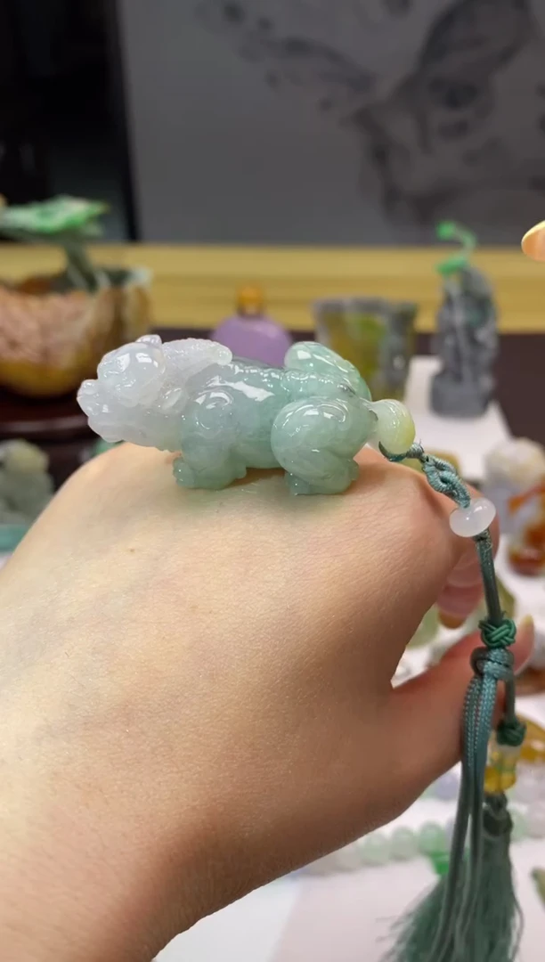 翡翠摆件未镶嵌翡翠小摆件