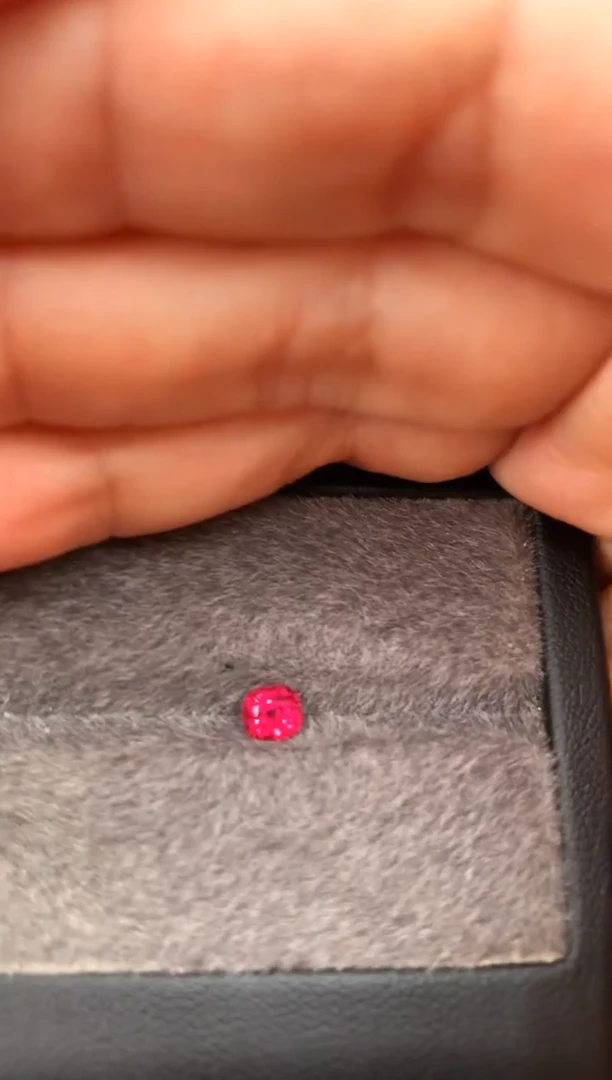 未镶嵌裸石定制尖晶石枕型 绝地 0.49ct