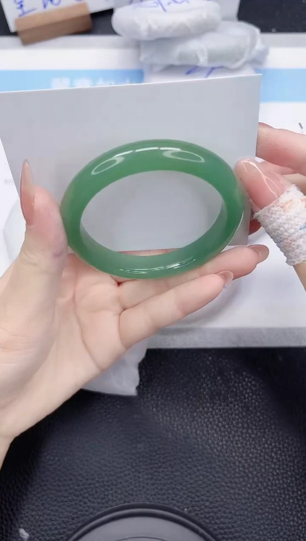 未镶嵌手镯石英质玉97-53.4