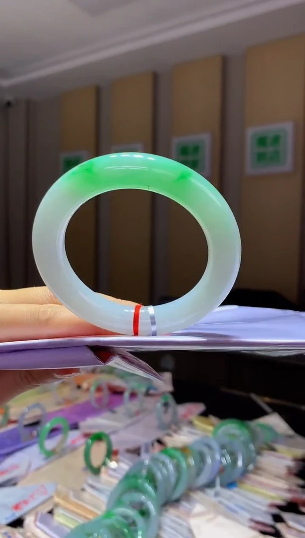 未镶嵌手镯翡翠-Q122 圈口56  全款13万 定金2万