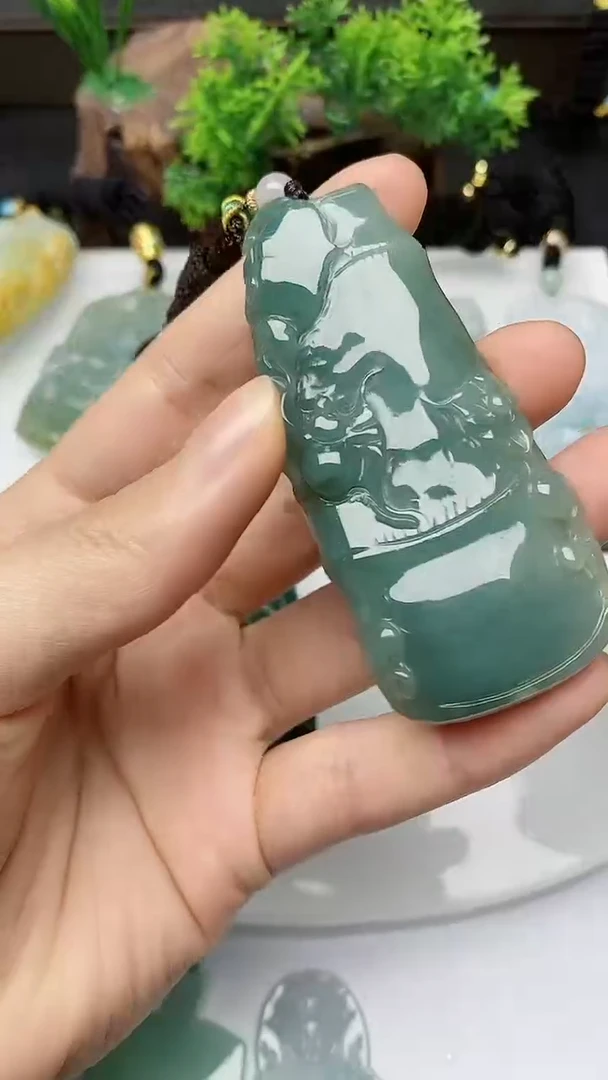 【闪购商品】翡翠颈饰未镶嵌