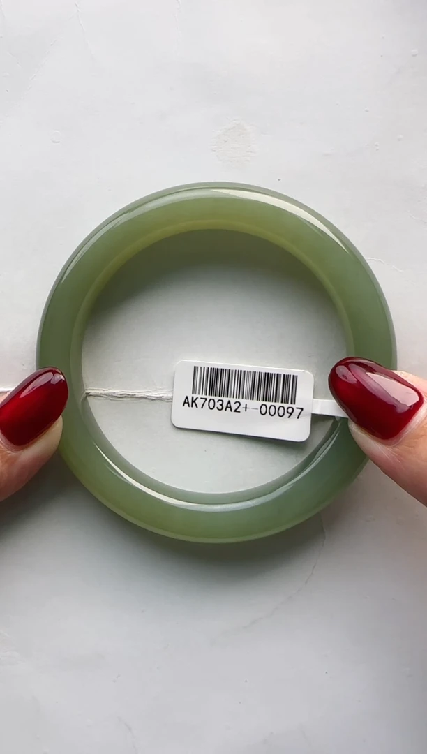 【闪购商品】和田玉手镯未镶嵌58