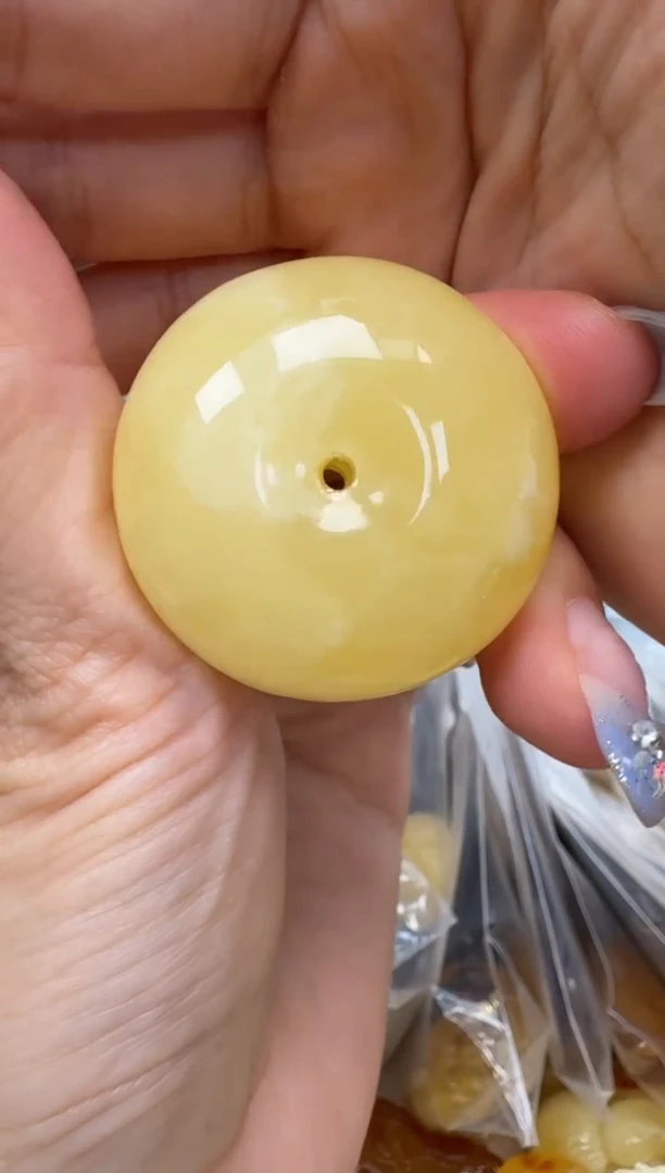 裸石琥珀未镶嵌如图