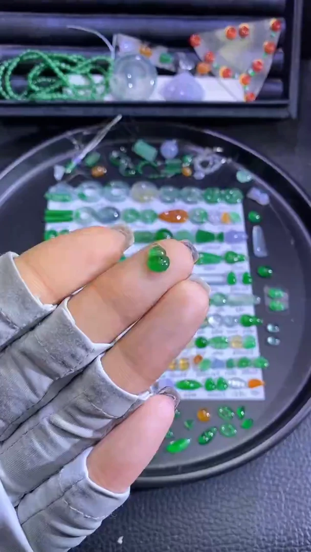 未镶嵌挂件翡翠葫芦