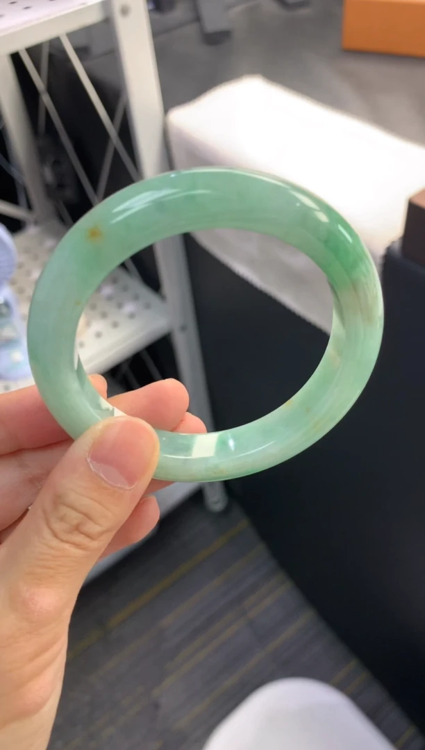 翡翠手镯未镶嵌退货需手镯吊牌标签完好