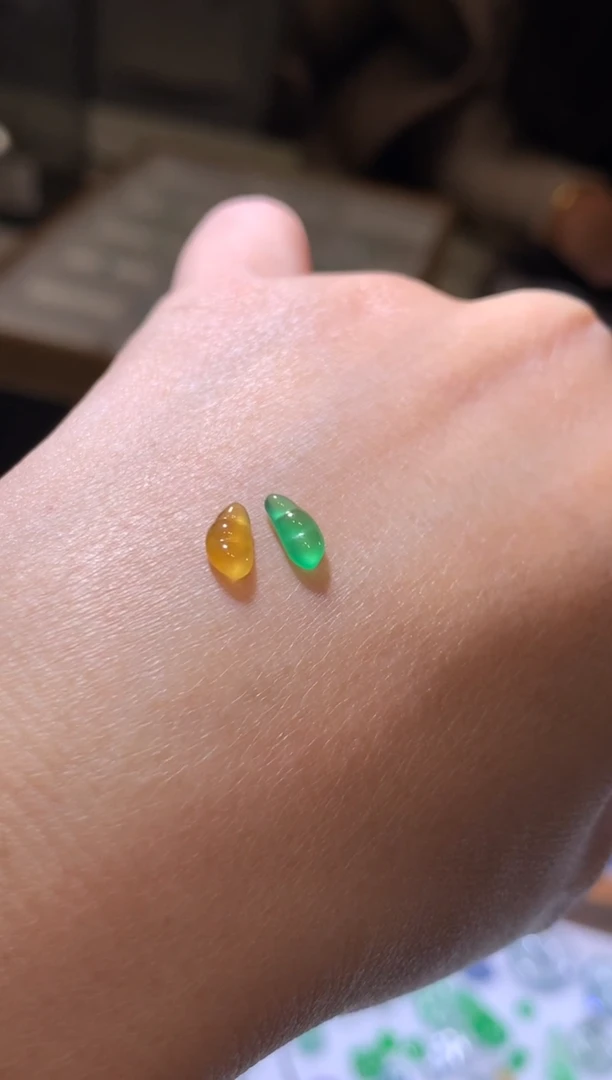 未镶嵌定制翡翠豆子一对